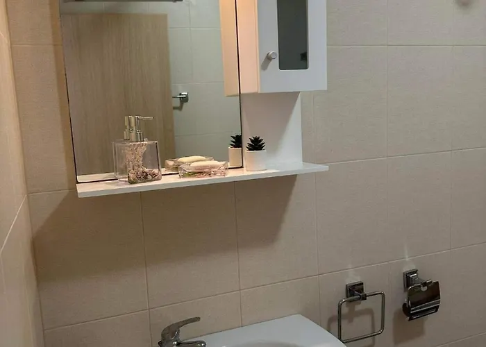 за гости марти гр Lägenhet Obzor